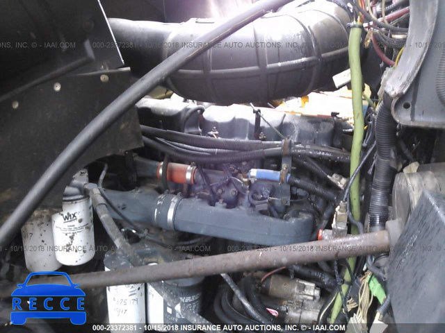 2000 MACK 700 CL700 1M2AD62C0YW010468 image 8
