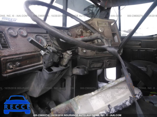 1998 FREIGHTLINER FLD FLD120 2FUYDMCB0WA927226 image 4