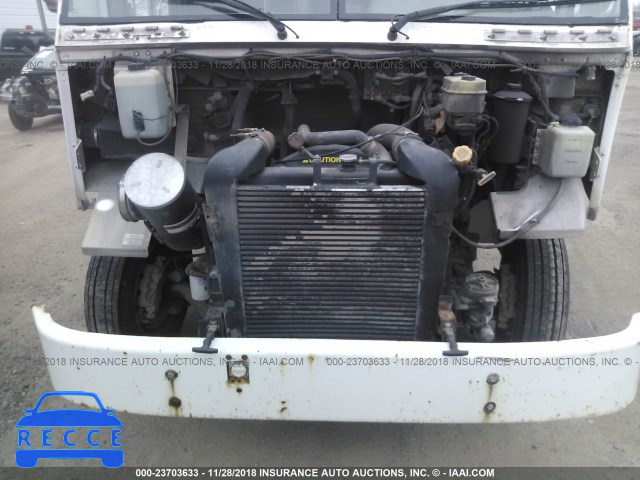 2001 FREIGHTLINER CHASSIS M LINE WALK-IN VAN 4UZAARBW41CH52435 image 9