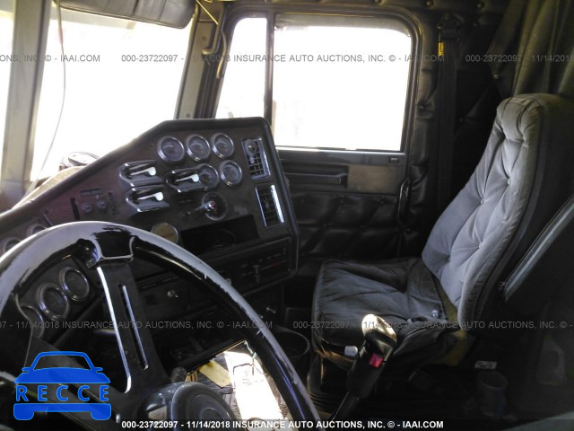 1999 FREIGHTLINER CONVENTIONAL FLD120 1FUPCSZB7XLA14892 image 4