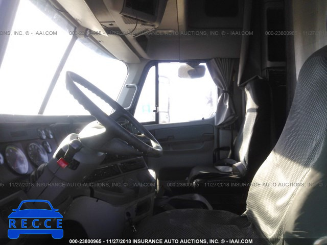 2005 FREIGHTLINER ST120 ST120 1FUJBBCG45LP00198 image 4