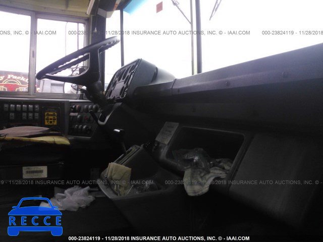 2001 FREIGHTLINER CHASSIS FS65 4UZAAXBW61CH63263 Bild 4