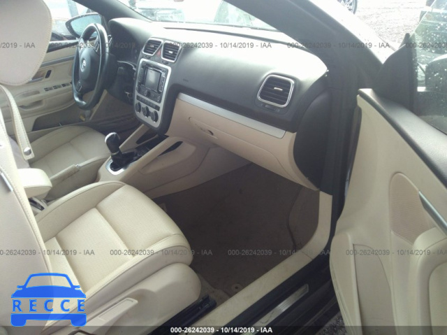 2015 VOLKSWAGEN EOS KOMFORT/SPORT WVWBW8AHXFV001355 зображення 4