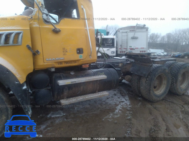 2007 MACK 700 CTP700 1M2AT04Y57M005138 image 6