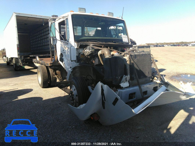 2000 FREIGHTLINER FL70 FL70 1FV6HFBA6YHF04150 image 0