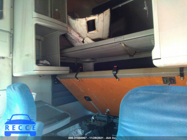 2001 FREIGHTLINER MEDIUM CONVENTIONAL CST120 1FUY0SZB61LG34900 image 6