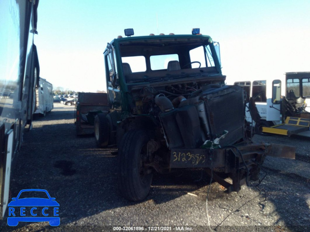 2001 FREIGHTLINER MEDIUM CONVENTIONAL FL70 1FVABTBV41HH75517 image 0