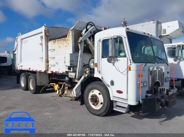 2006 PETERBILT 320 1NPZH09X46D716796 image 0