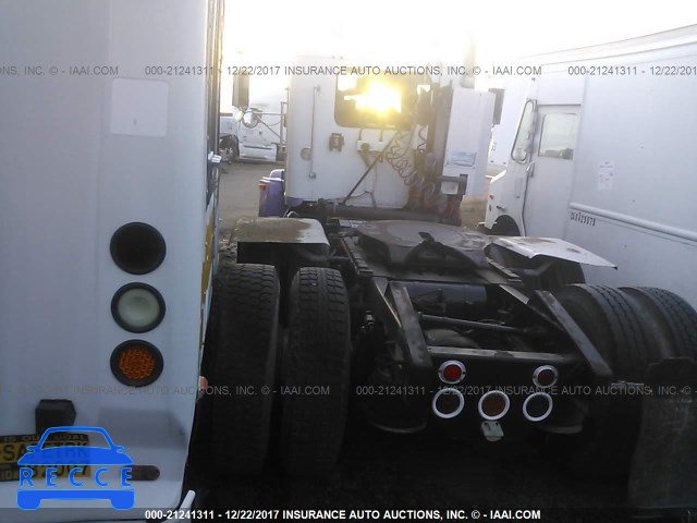 2000 FREIGHTLINER CONVENTIONAL FLD120 1FUYDDYB2YMF44942 зображення 2