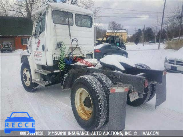 1999 FREIGHTLINER FL70 FL70 1FUWHJBA0XHF60302 image 2