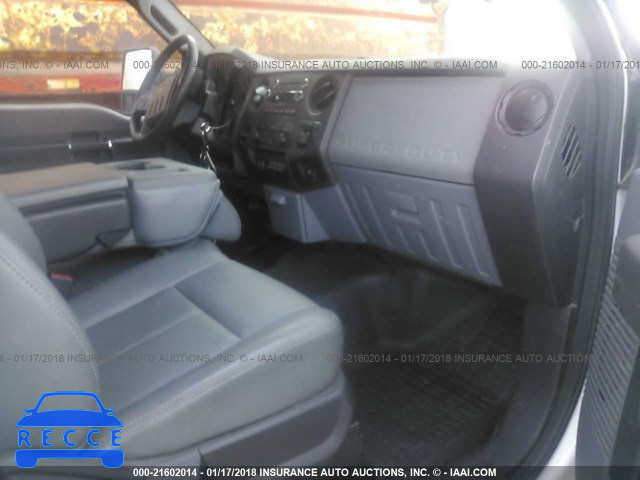 2011 FORD F550 SUPER DUTY 1FDUF5GT2BEA80254 image 4