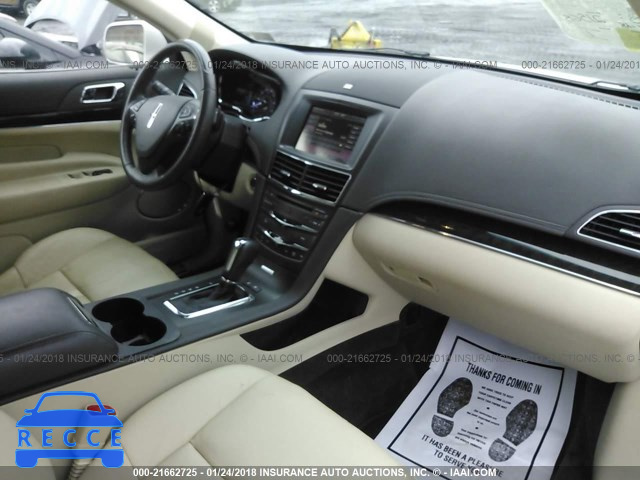 2015 LINCOLN MKT 2LMHJ5AT2FBL01138 image 4
