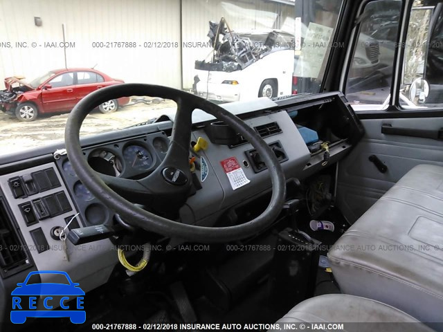 1996 FREIGHTLINER FL70 1FV6HFAC8TL666125 image 4
