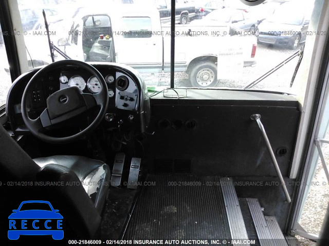 2003 FREIGHTLINER CHASSIS X LINE SHUTTLE BUS 4UZAAUBV83CL68037 image 4