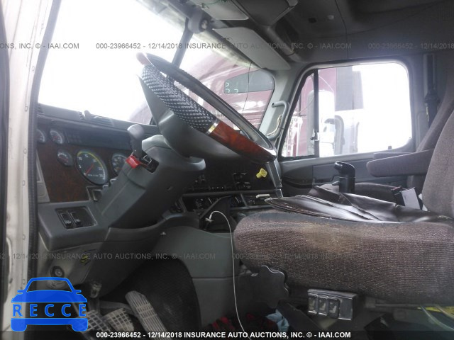 2002 FREIGHTLINER ST120 ST120 1FUJBBCGX2LJ08428 image 4