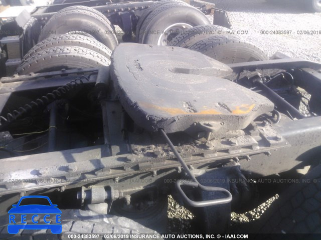 2000 FREIGHTLINER CONVENTIONAL FLD120 1FUPCDZB9YLA78347 image 6