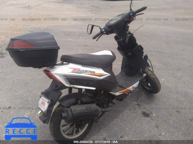 2018 TAO TAO MOPED L9NTCBAGJ1010170 Bild 3