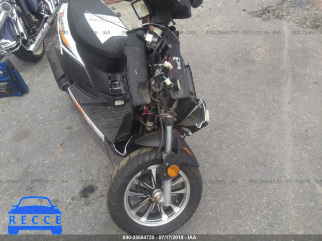 2018 TAO TAO MOPED L9NTCBAGJ1010170 Bild 5