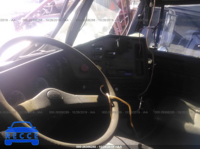 2000 FREIGHTLINER FLD 1FUYDDYB7YPG11968 image 4