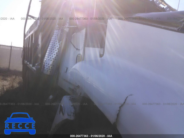 2000 FREIGHTLINER FLD 1FUJCPBA61PH72551 image 0