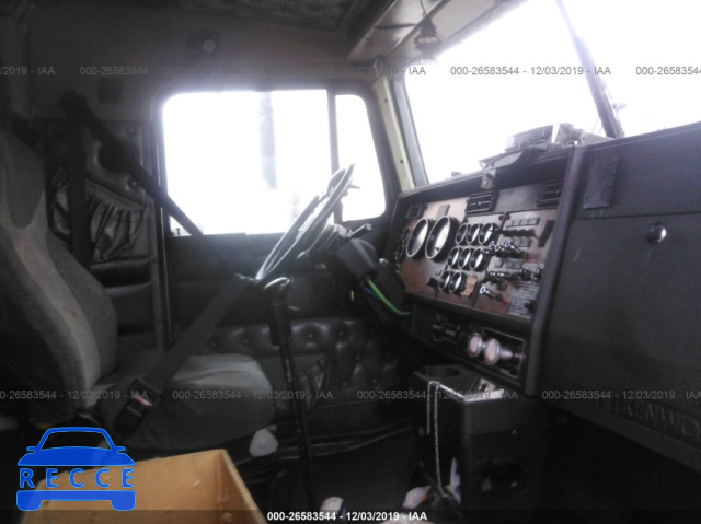 2000 KENWORTH T600 T600 1XKADB9X4YJ831998 image 3