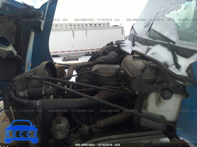 2002 FREIGHTLINER ST120 ST120 1FUJBBCG72LH93006 image 8