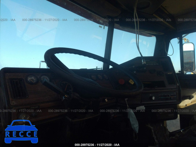 1998 FREIGHTLINER FLD FLD112 2FUY6MCB1WA952260 image 4