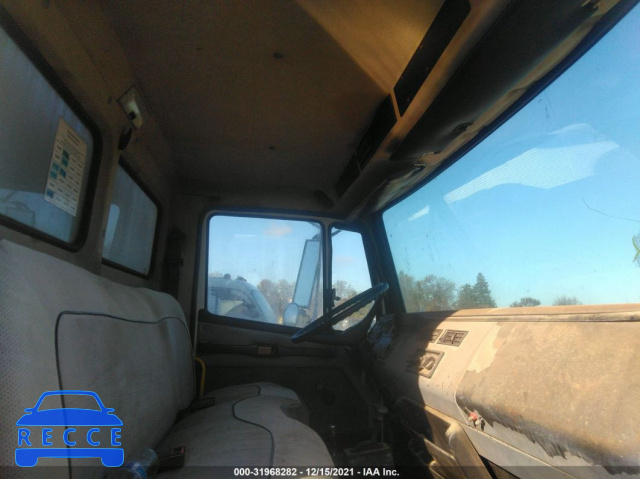 2000 FREIGHTLINER MEDIUM CONVENTIONAL FL60 1FV3GJAC4YHF03333 image 4