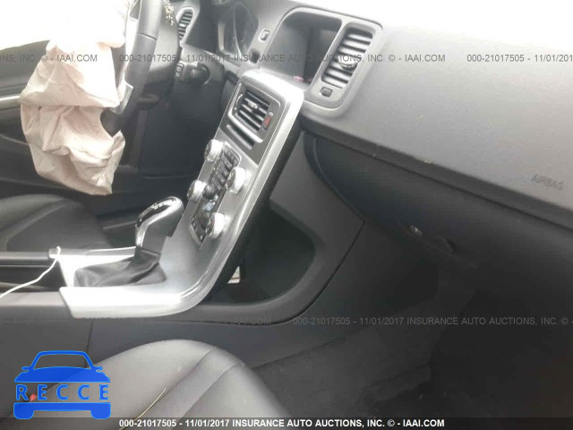 2017 VOLVO V60 T5/PREMIER YV140MEK9H1357485 image 4