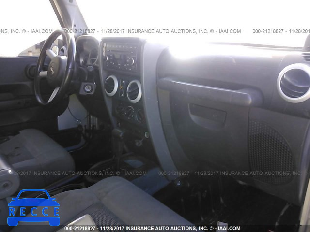 2008 JEEP WRANGLER UNLIMITE SAHARA 1J4GA59108L613776 image 4