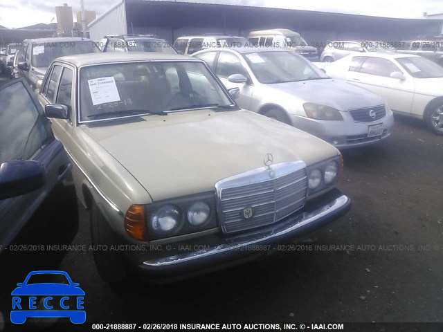 1982 MERCEDES-BENZ 240 D WDBAB23A4CB343836 Bild 0