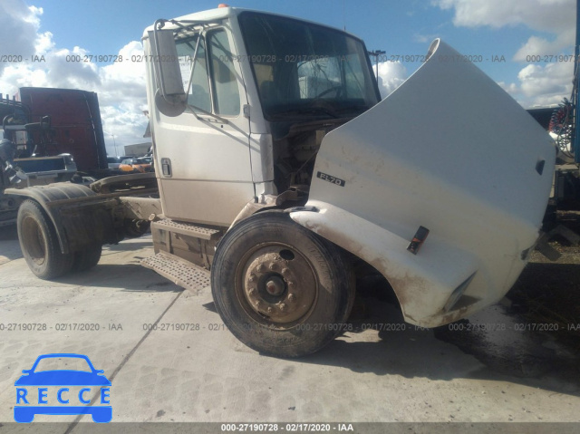 2004 FREIGHTLINER FL70 1FUBBTAK34DM34439 image 0