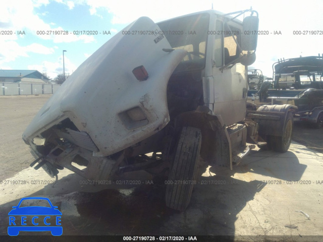 2004 FREIGHTLINER FL70 1FUBBTAK34DM34439 image 1