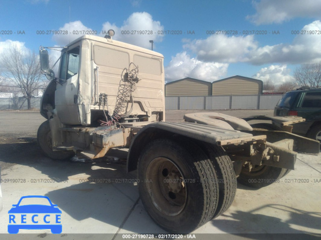 2004 FREIGHTLINER FL70 1FUBBTAK34DM34439 image 2