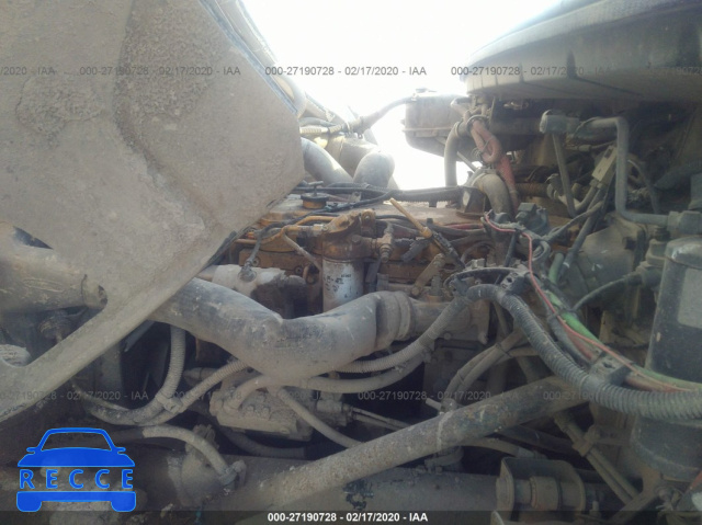 2004 FREIGHTLINER FL70 1FUBBTAK34DM34439 image 9