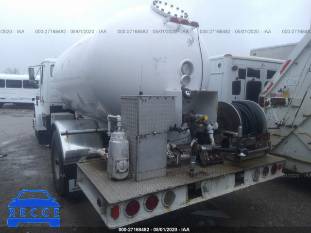 2000 FREIGHTLINER FL70  1FV6HJBAXYHF05028 image 7