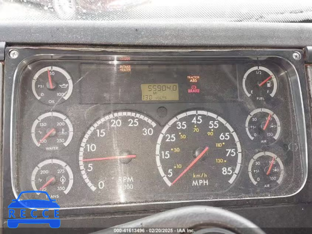 2001 FREIGHTLINER FL70 FL70 1FVABTAK91HF61047 image 4