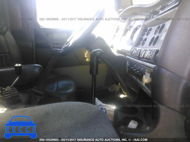 2011 KENWORTH T800 T800 1NKDLP0X4BJ290432 image 4