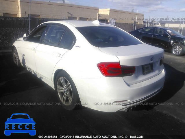 2016 BMW 330E WBA8E1C56GK479702 Bild 2