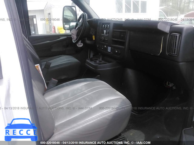 2015 GMC SAVANA CUTAWAY G3500 1GD072CF5F1267916 image 4