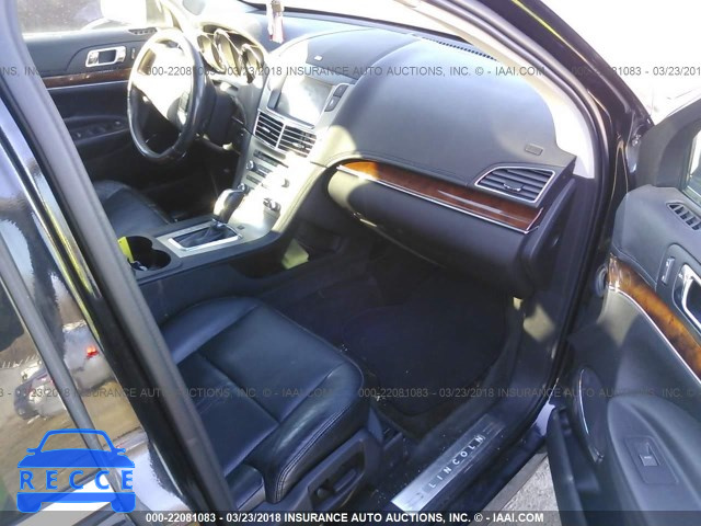 2011 LINCOLN MKT 2LMHJ5AT3BBJ53463 image 4