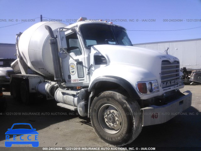 2005 MACK CV713 CV700 1M2AG11C55M017287 Bild 0