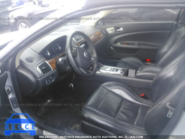 2010 JAGUAR XKR SAJWA4EC8AMB38837 image 4