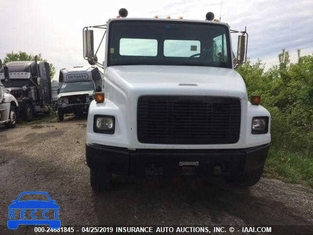 1999 FREIGHTLINER FL70 1FV6HFAC1XHA19030 image 4