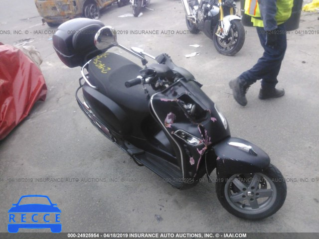 2010 VESPA LX 150 ZAPM448F2A5018735 image 0