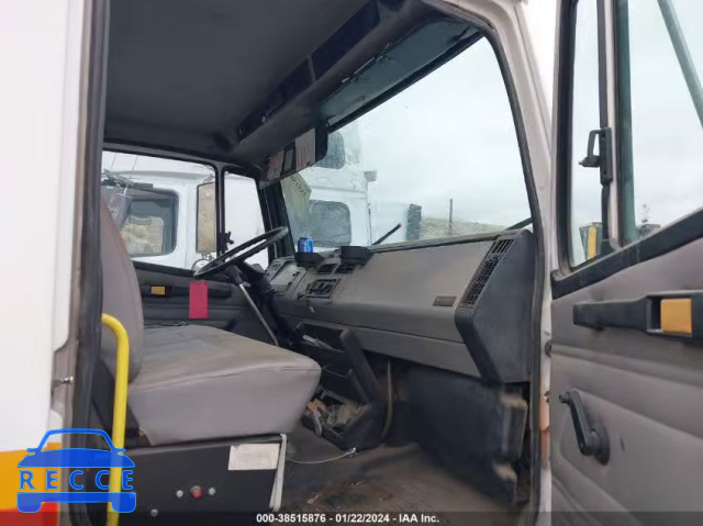 2002 FREIGHTLINER MEDIUM CONVENTIONAL FL70 1FVABTCS22HJ84993 image 4