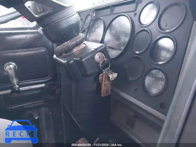 1999 MACK 700 CL700 1M2AD62C6XW007217 image 9