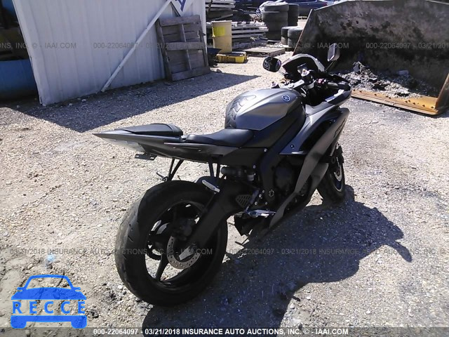 2013 YAMAHA YZFR6 JYARJ16E8DA029920 Bild 3