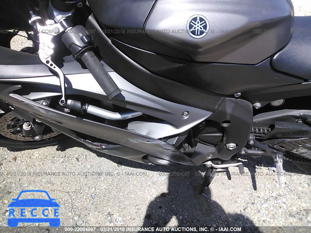 2013 YAMAHA YZFR6 JYARJ16E8DA029920 Bild 8