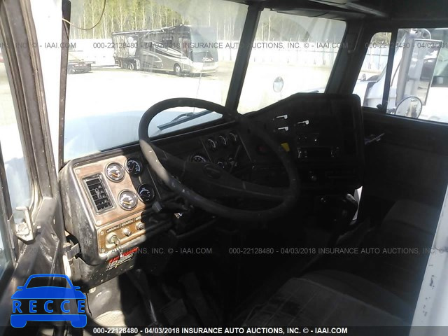 1999 FREIGHTLINER CONVENTIONAL FLD120 1FUYDSEB2XDB06154 image 4